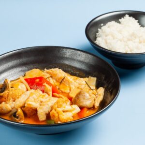 30. Rød curry m/ kylling/biff/scampi